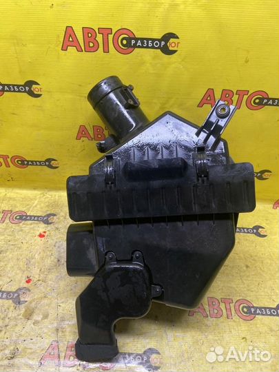 Корпус воздушного фильтра Nissan Fuga Y50 VQ35DE