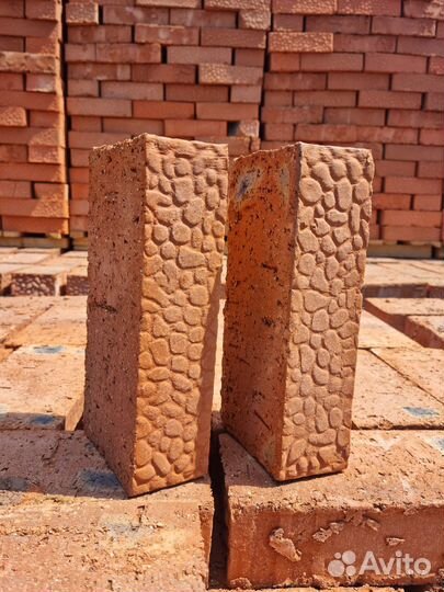 Кирпич цокольный красный М125
