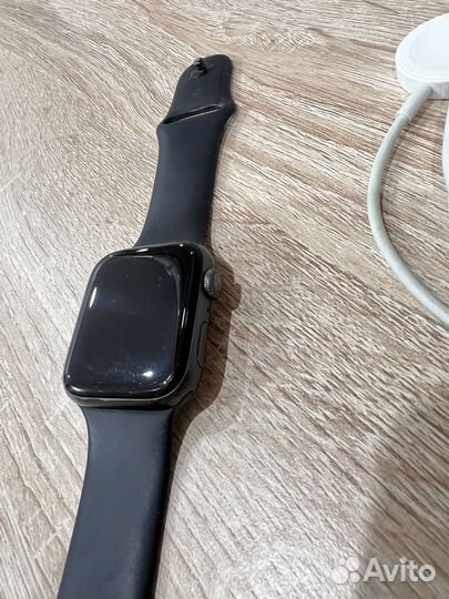 Продаю Apple Watch Series 5, 44 mm, Space Gray