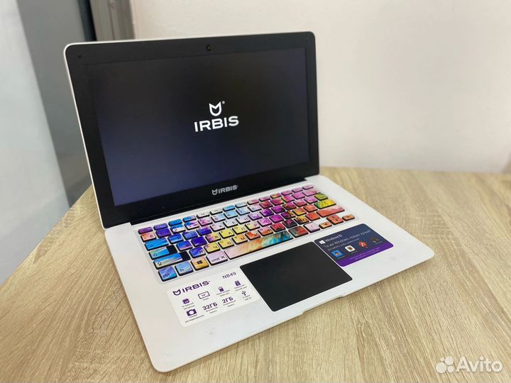 Красивый Ноутбук для документов и интернета