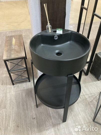 Дизайнерская тумба под раковину