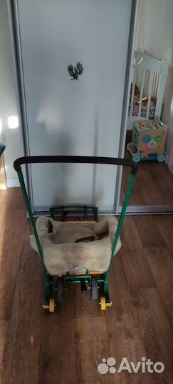 Санки на колесах с ручкой