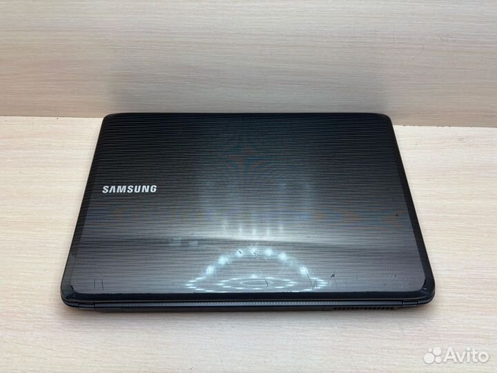 Ноутбук Samsung NP-R525