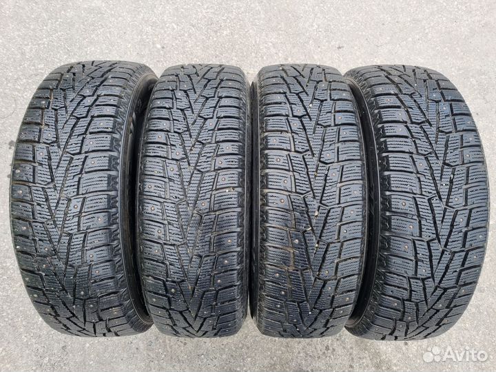 Roadstone Winguard WinSpike 215/60 R16