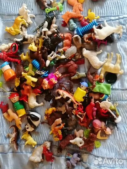 Набор фигурок животных и человечков