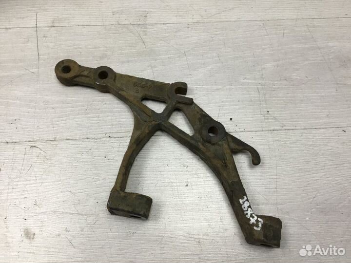 Кронштейн аккумулятора Scania P124 12 2001