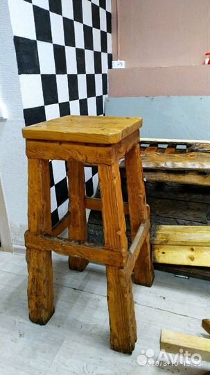 Продам стулья барные