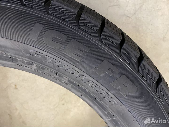 Pirelli Formula Ice FR 225/50 R17 98T