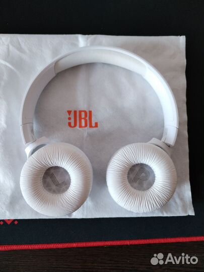 Беспроводные наушники jbl tune 520bt