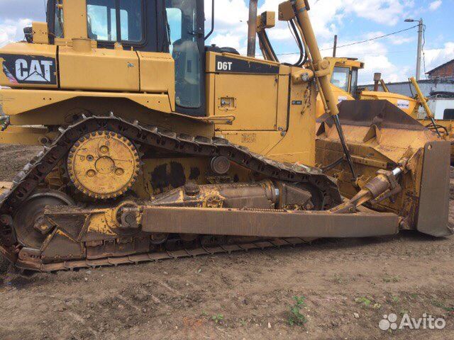 CAT D6T, 2011