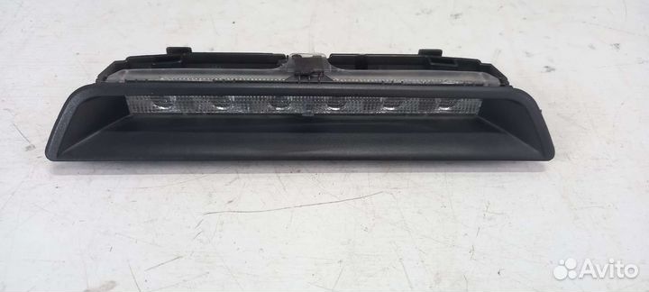 Дополнительный стоп сигнал Volkswagen Jetta 6