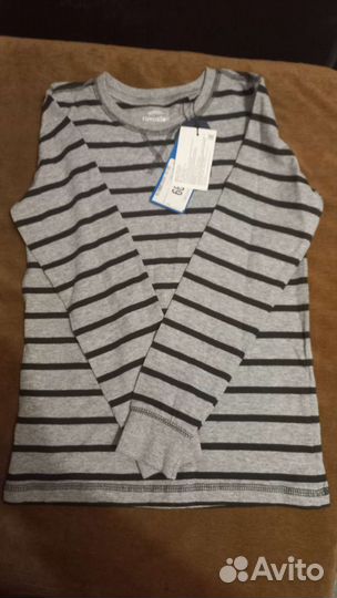 Джемпер новый серый в полоску для мальчика 7 лет