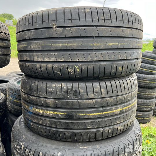 Pirelli P Zero PZ4 275/30 R21