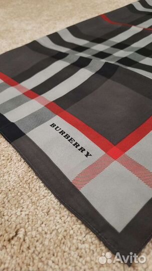 Платок шёлковый новый Burberry