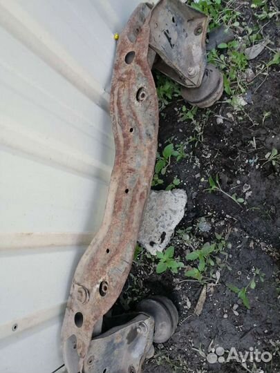 Подрамник с подушками ford sierra