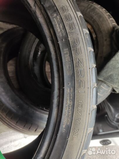 Nokian Tyres Hakka Black SUV 295/35 R21 107Y