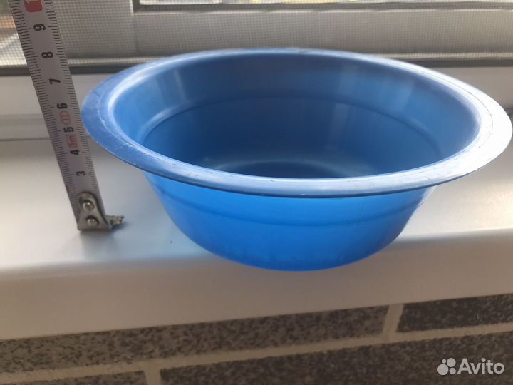 Пластиковая миска, чашка