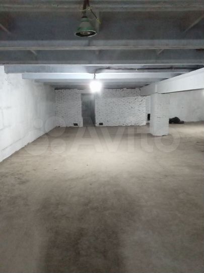 Склад с грузовым лифтом, 265 м²