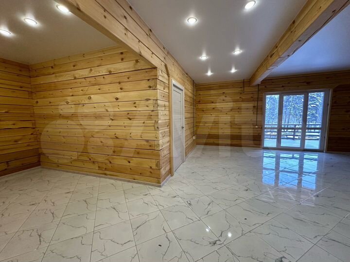 Дом 278 м² на участке 10 сот.