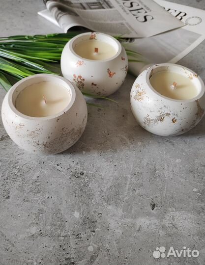 Свеча в гипсе с золотой и бронзовой поталью