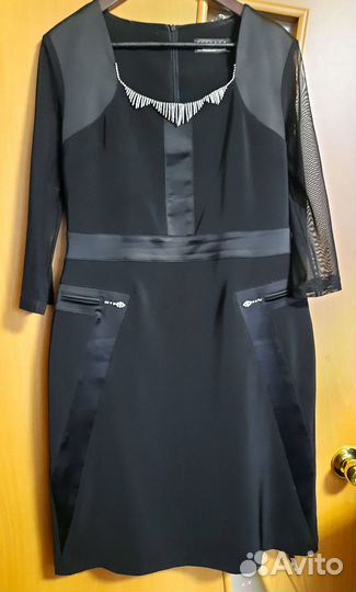 Нарядное женское платье