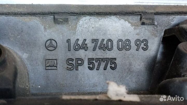 Накладка двери багажника Mercedes Ml W164