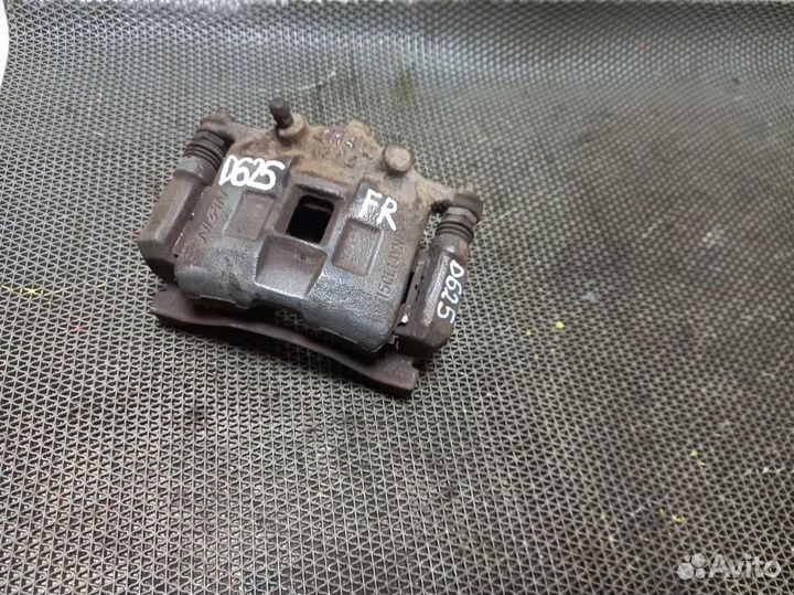 Суппорт передний правый honda Jazz GD5