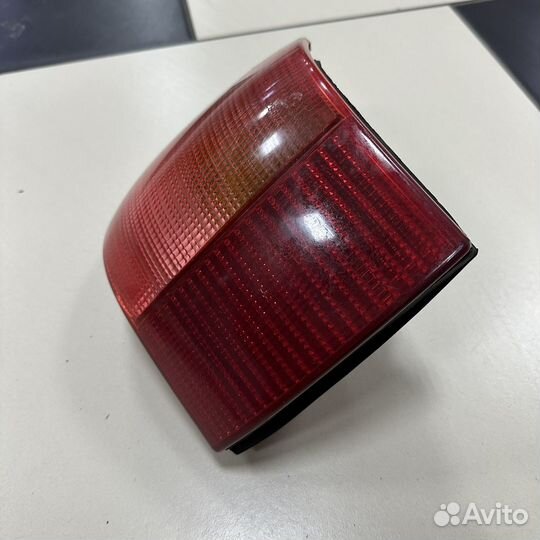 Фонарь задний левый Audi 80 b4 со сколом