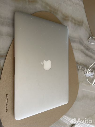 Apple MacBook Air (13-inch, Mid 2012)