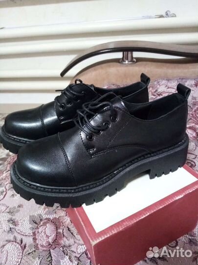 Ботинки женские новые 39 размер