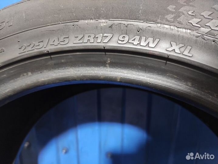 Kumho Ecsta HS51 225/45 R17