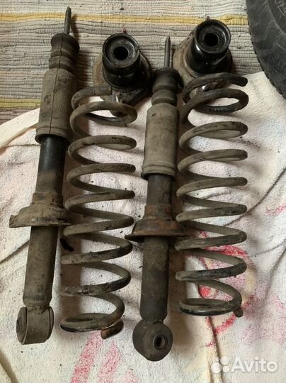 Задние пружины + стойки Outlander III