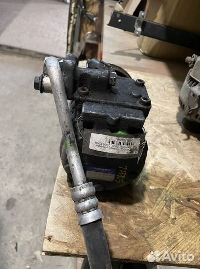 Компрессор кондиционера Kia Carnival 1315012000