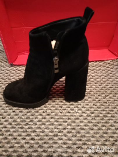 Ботильоны замшевые