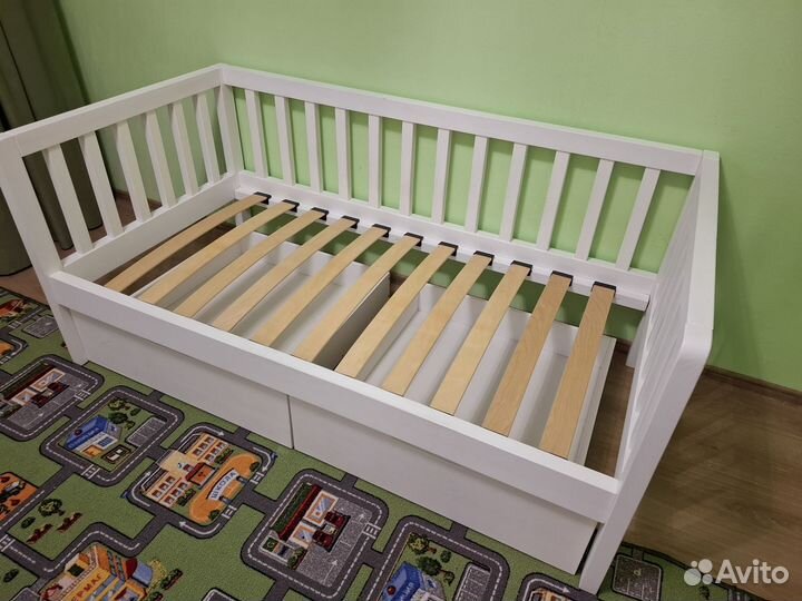 Детская деревянная кровать