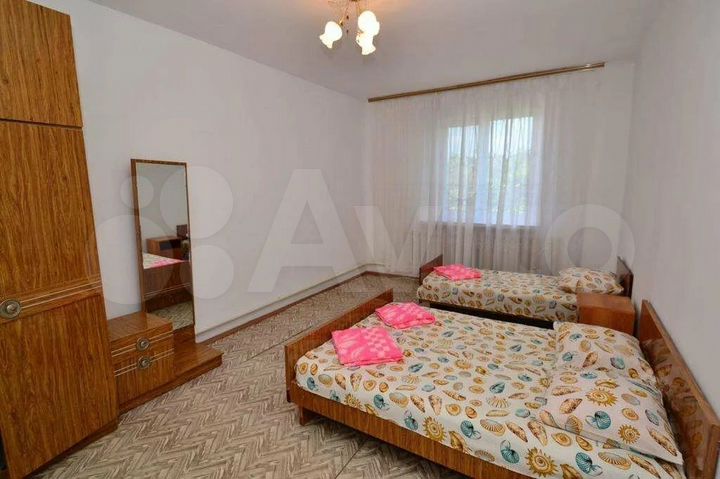 Гостиница на сезон и год в курортном городке