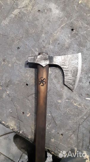 Топор цельнокованый, прошивной