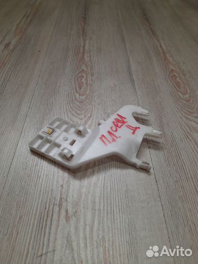 Крепление замка двери кронштейн Kia soul 2 Лев