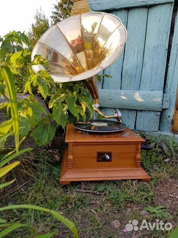 Граммофон His Masters Voice