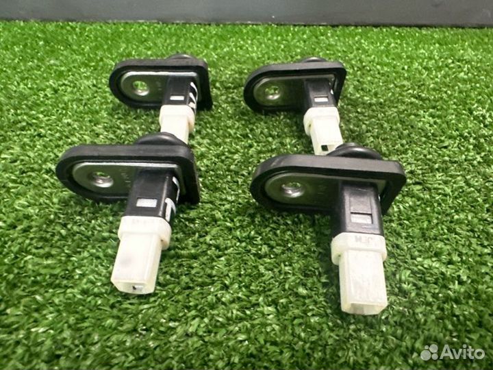 Концевик двери Kia Rio 3 Qb 1.6 G4FC 2014