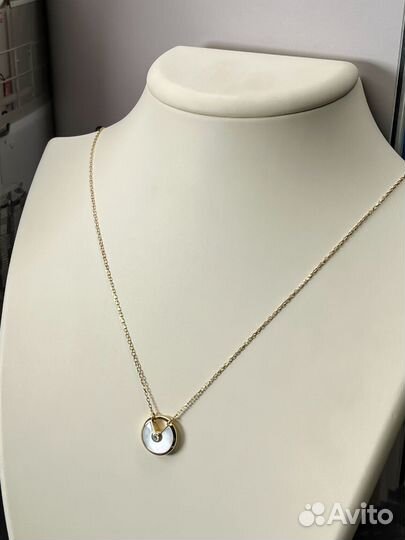 Колье Cartier Amulette Yellow Gold