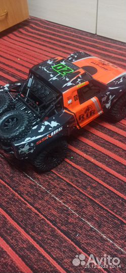Машина на радиоуправлении джип