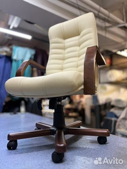 Кресло компьютерное руководительское