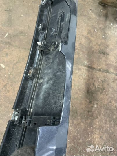Накладка двери багажника задняя Mitsubishi