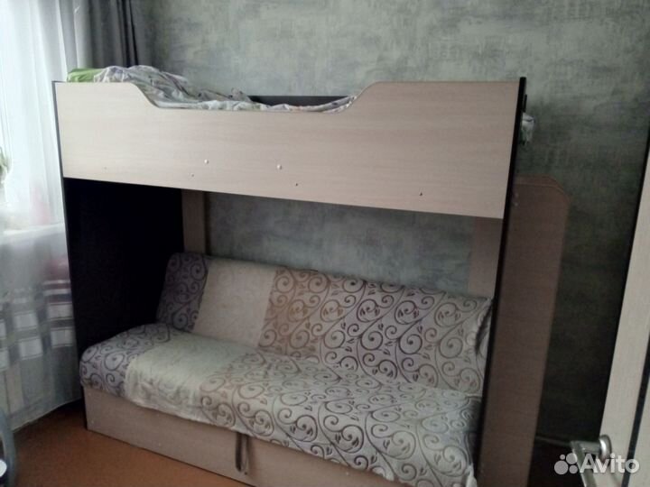 Кровать двухьярусная