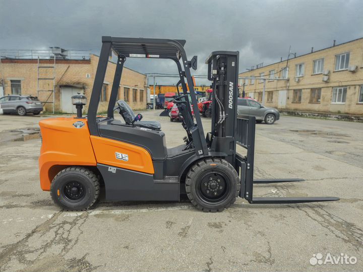 Вилочный погрузчик DOOSAN D35NX, 2023