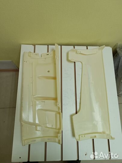 Дефлектор кабины правый Howo Sitrak 812W624106031
