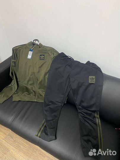 Спортивный костюм adidas