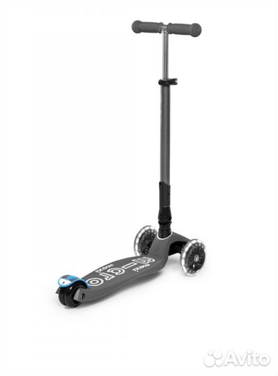 Самокат трехколесный Micro Maxi Deluxe LED