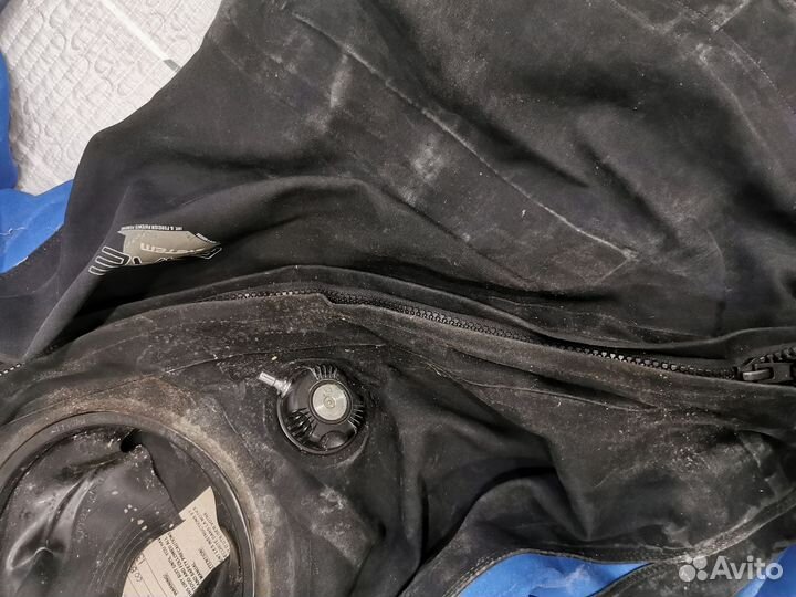 Сухой гидрокостюююм с нательный комбинезоном